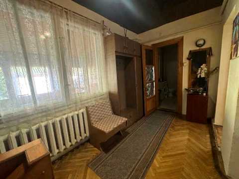 будинок за адресою Єфремова вул., 1