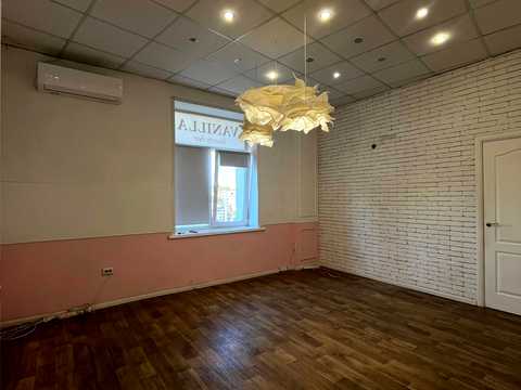 коммерческая по адресу Покровская пл., 12