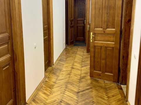 коммерческая по адресу Руданского ул., 1