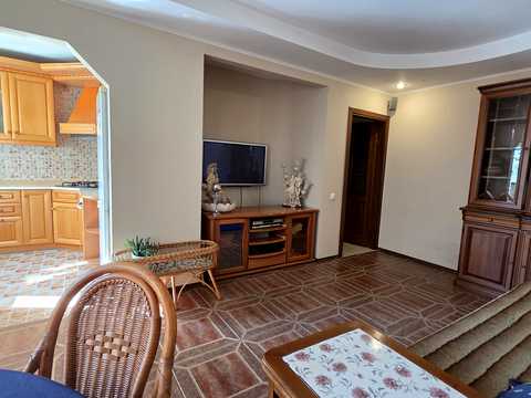 квартира за адресою Метробудівська вул., 5