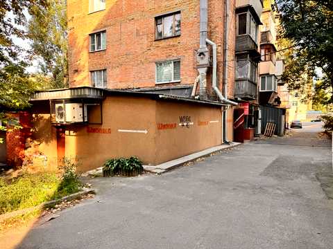 комерційна за адресою Дорогожицька вул., 13