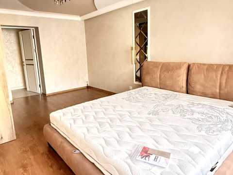 квартира за адресою Зарічанська вул., 52