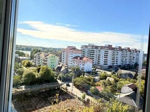 квартира за адресою Зарічанська вул., 52
