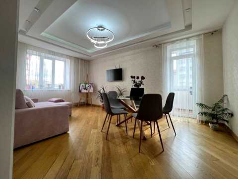 квартира за адресою Дмитра Коцюбайла вул., 3