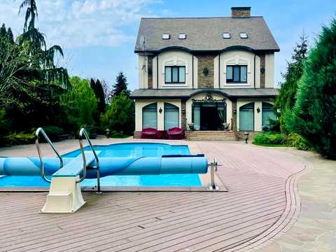будинок за адресою смт. Обухівка, Садова вул.
