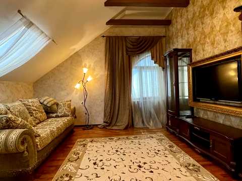 будинок за адресою смт. Обухівка, Садова вул.