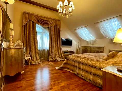будинок за адресою смт. Обухівка, Садова вул.
