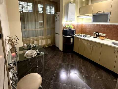 квартира за адресою Практична вул., 4