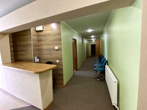комерційна за адресою Анни Ахматової вул., 13