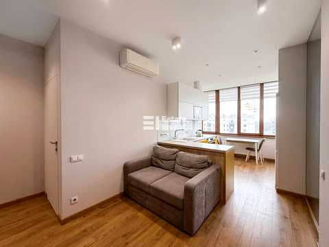 1878294171799376