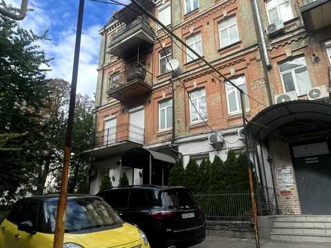 комерційна за адресою Тараса Шевченка бульв., 48-Б