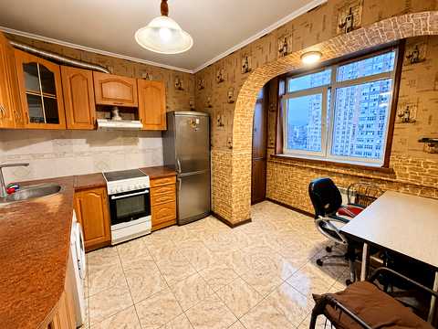 квартира за адресою Драгоманова вул., 40-Б
