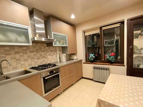 квартира за адресою Героїв просп., 23