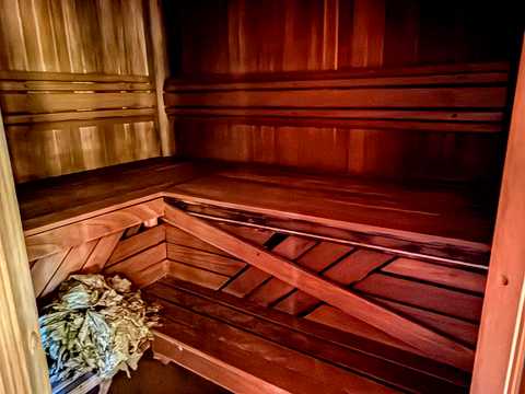 будинок за адресою смт. Велика Березовиця, Гірняка, 10