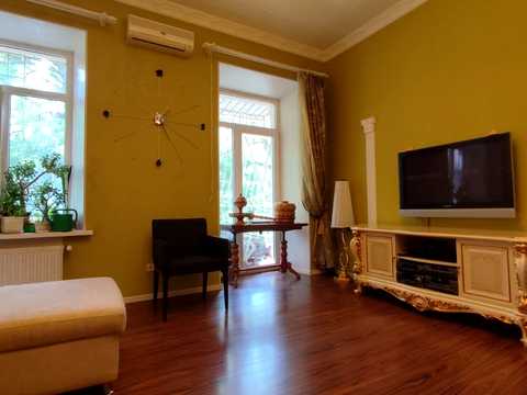 квартира за адресою Утьосова вул., 11