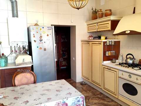 квартира за адресою Утьосова вул., 11