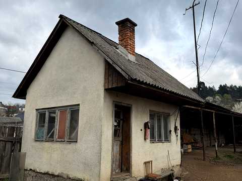 комерційна за адресою Свалява, Верховинська, 46