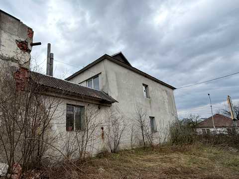 комерційна за адресою Свалява, Верховинська, 46
