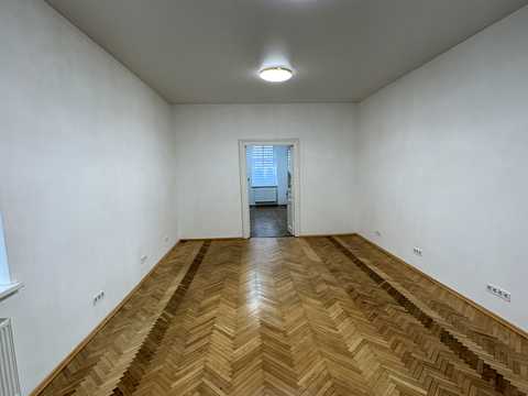 коммерческая по адресу Глебова ул., 10