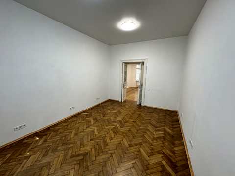 коммерческая по адресу Глебова ул., 10