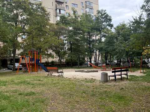 квартира за адресою Романа Шухевича просп. (Генерала Ватутіна), 30