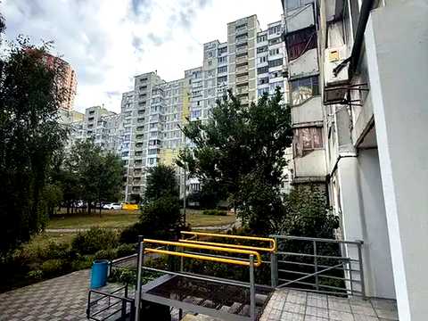 квартира по адресу Ревуцкого ул., 7-А
