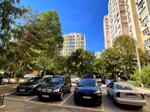 квартира за адресою Одеса, Тополина вул., 20