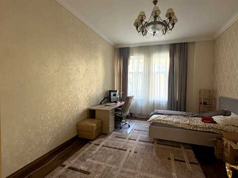 квартира за адресою Євгена Коновальця вул. (), 25