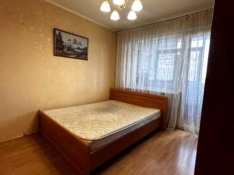 квартира за адресою Валентинівська вул. (Блюхера), 21а