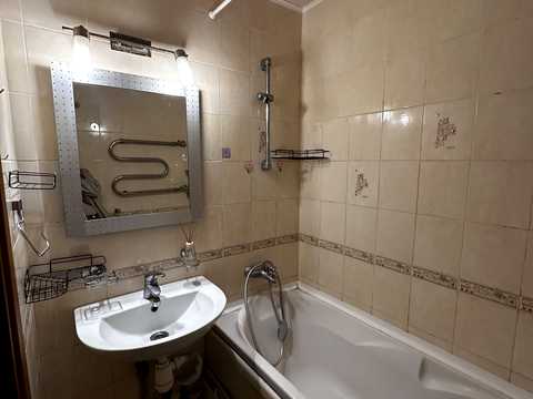 квартира за адресою Валентинівська вул. (Блюхера), 21а