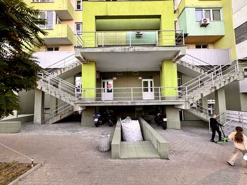 комерційна за адресою Михайла Донця вул., 2-А