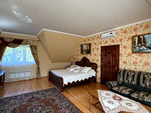 будинок за адресою с. Верхів, Гагаріна
