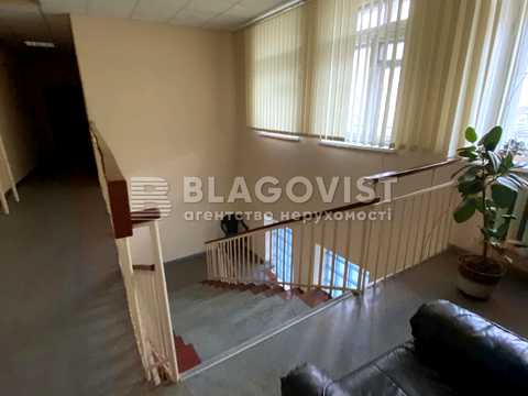 коммерческая по адресу Петра Сагайдачного ул., 8