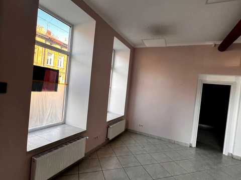 коммерческая по адресу Богдана Хмельницкого ул., 82