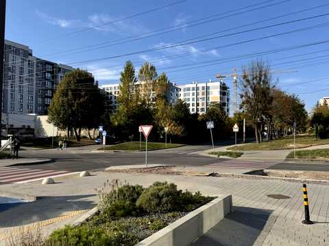 коммерческая по адресу Пимоненко ул. (Донбассовская), 14