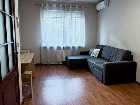 квартира за адресою Софії Русової вул., 7