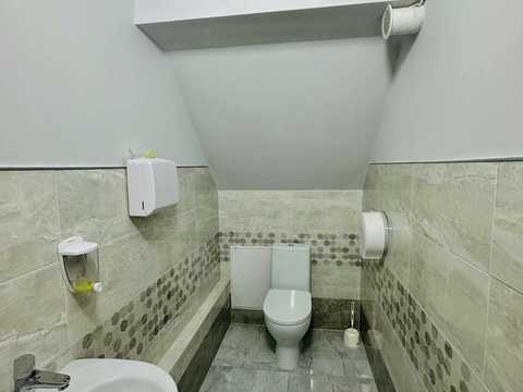 комерційна за адресою Зелена вул., 238