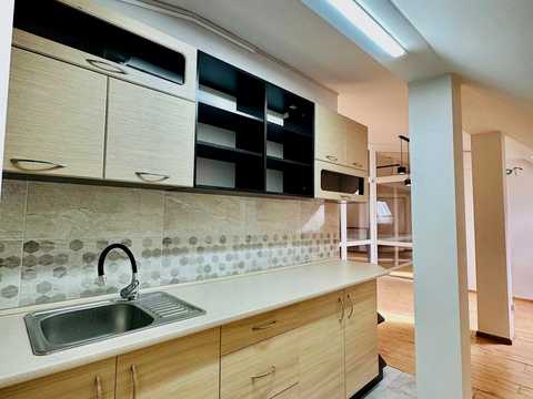 комерційна за адресою Зелена вул., 238
