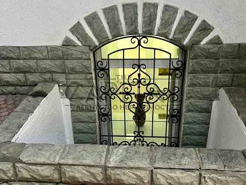 комерційна за адресою Київ, Антоновича вул. (Горького), 2