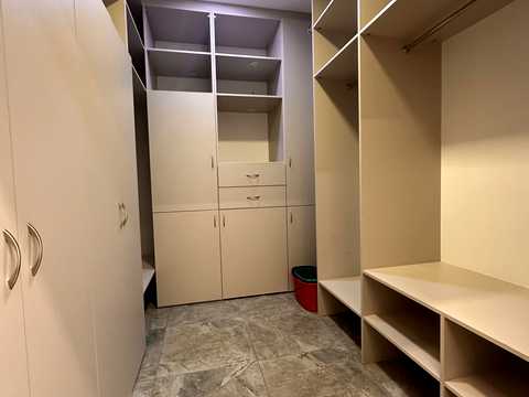 коммерческая по адресу Кловский спуск, 7