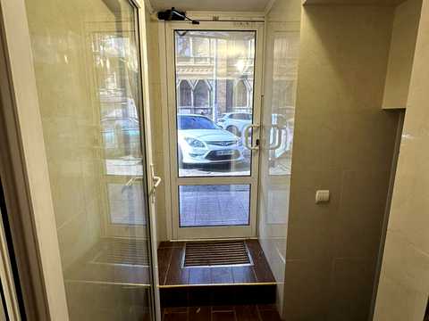коммерческая по адресу Александра Станкова ул. (Лейтенанта Шмидта), 9