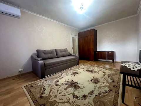 квартира по адресу Ревуцкого ул., 19/1