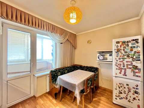 квартира за адресою Ревуцького вул., 21