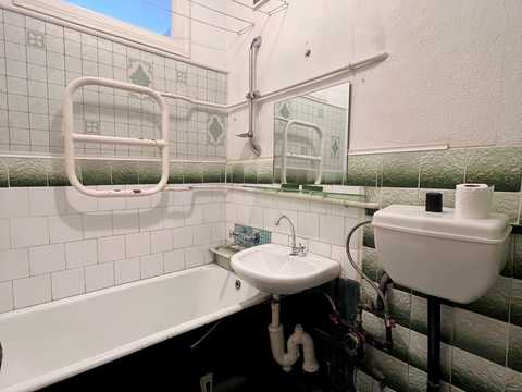 квартира по адресу Квитневая ул., 3
