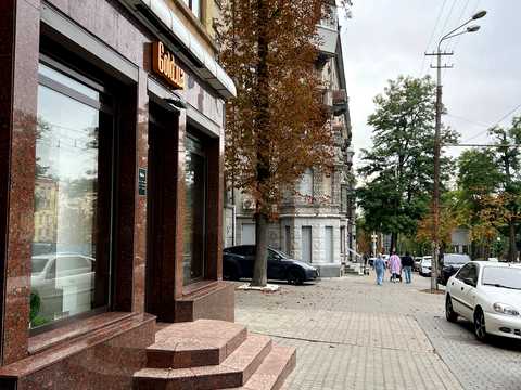 коммерческая по адресу Дмитрия Яворницкого просп. (Карла Маркса), 31