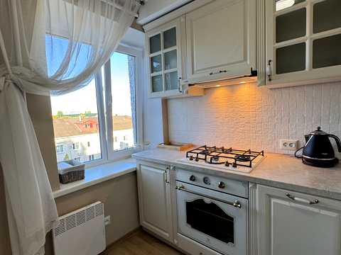 квартира за адресою Арсенія Тарковського вул. (Володарського), 1а