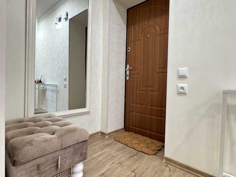 квартира за адресою Арсенія Тарковського вул. (Володарського), 1а