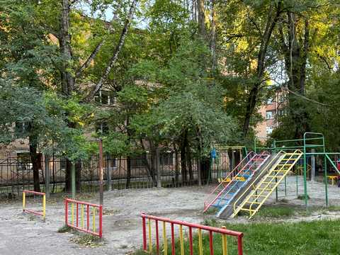 квартира за адресою Арсенія Тарковського вул. (Володарського), 1а