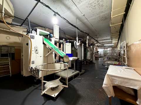 коммерческая по адресу Леси Украинки бульв., 32а