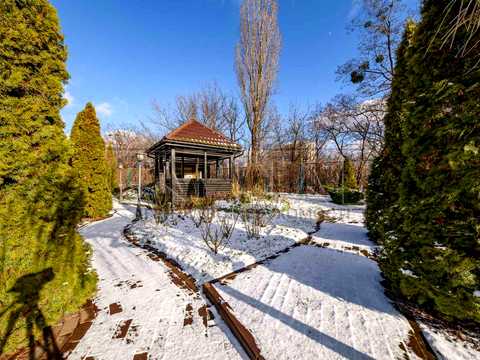 комерційна за адресою Польова вул., 61